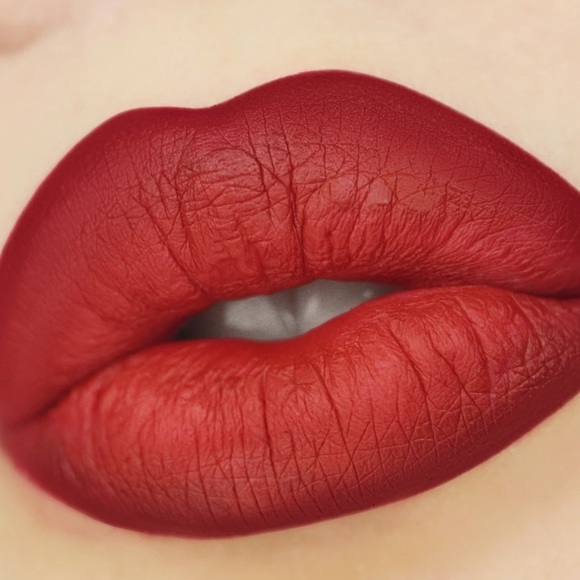 Beauty Vaulte Erupt Liquid Lipstick and Liner Set - Picture 2 of 6